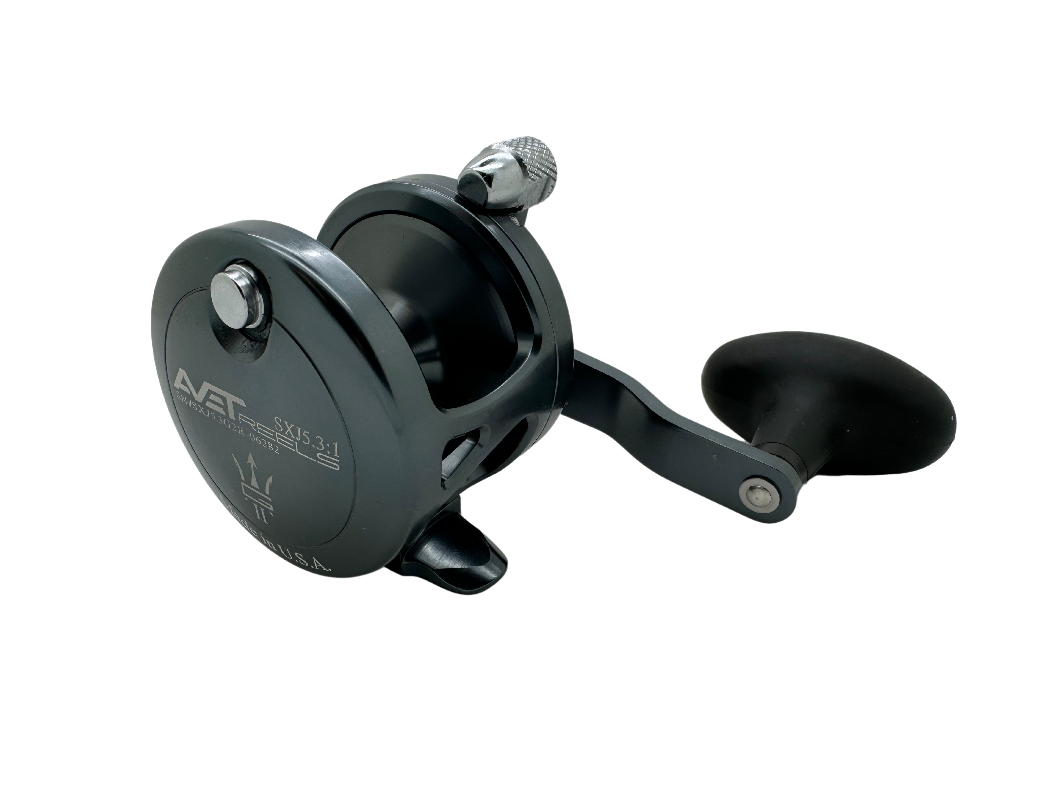 Avet SXJ 5.3 NGP Single Speed Reel Gunmetal RH (No Glide Plate)