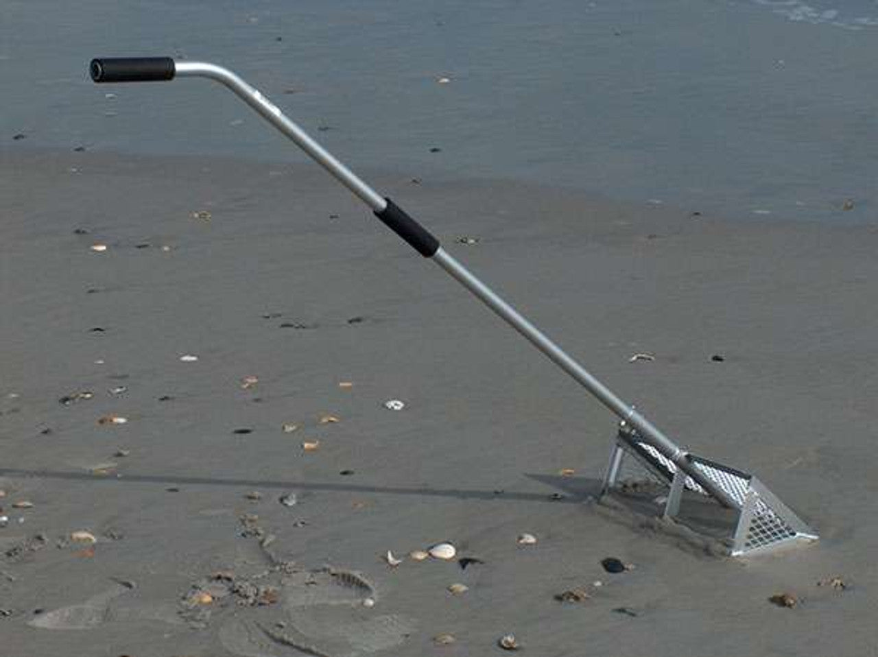 Fish-N-Mate Large Sand Flea Rake 15"